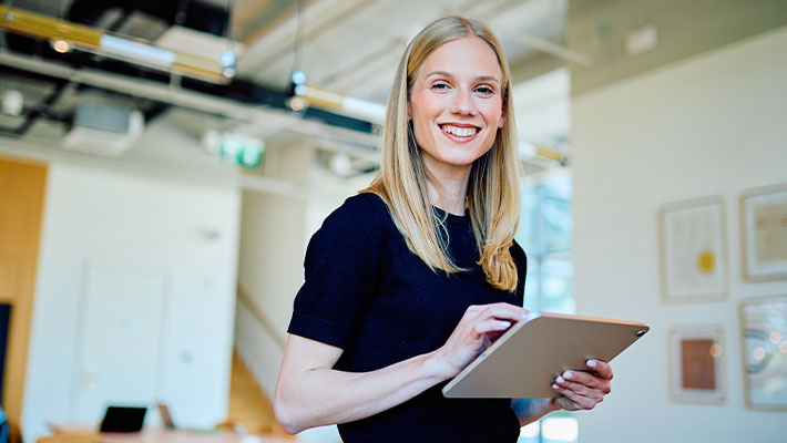 Berufliche Weiterentwicklung nach der Ausbildung: Coaching, Weiterbildung und gefragte Qualifikationen für bessere Jobchancen.