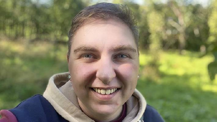 Die Umschulungs-Absolventin Victoria Rehm ist gelernte Tierpflegerin und arbeitet nun als Trainerin für die Umschulung Fachinformatik Anwendungsentwicklung bei GFN.