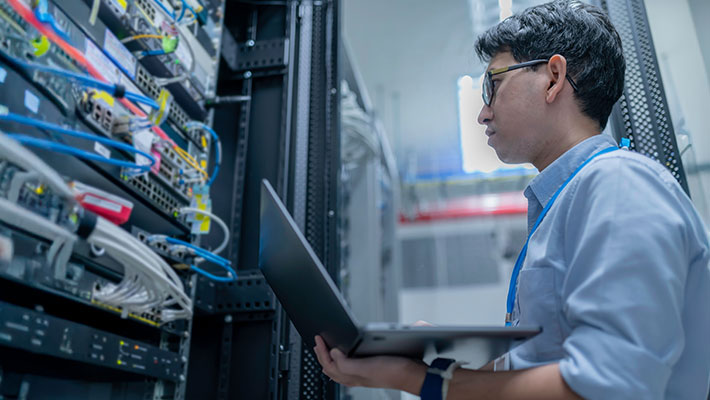 Sowohl die Systemintegration als auch die Anwendungsentwicklung bieten gute Gehaltsaussichten und Karrierechancen. Mit zunehmender Berufserfahrung und Spezialisierungen kannst du dein Gehalt signifikant steigern.