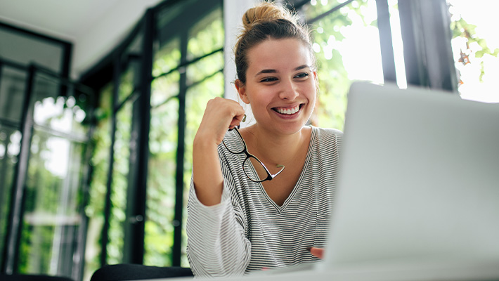 Berufliche Weiterbildung ist in der heutigen Arbeitswelt unerlässlich. „mein NOW“ ist dein zentraler Wegweiser zur beruflichen Weiterbildung in Deutschland.