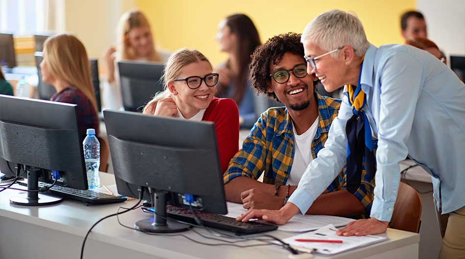 Du lernst, einen Computer unter Linux zu installieren und zu konfigurieren, Wartungsaufgaben in der Befehlszeile auszuführen und erwirbst weitere wichtige Fähigkeiten im Bereich Systemadministration.