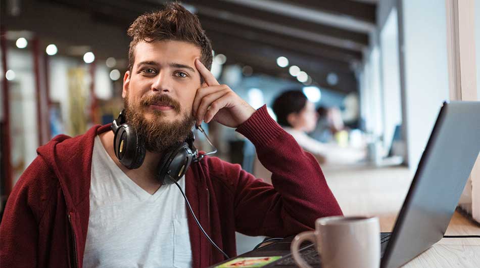 Unsere Weiterbildungen zum/zur Softwareentwickler:in zielen darauf ab, die notwendigen Fähigkeiten und Kenntnisse zu vermitteln, um Softwareanwendungen zu erstellen.